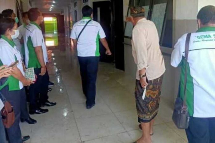 Belum Sebulan Diresmikan Sudah Bocor, Wabup Kasta Kaget Lihat Kondisi Gedung RSUD Klungkung 1