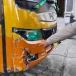 Tertabrak Bus, Pemotor Tewas