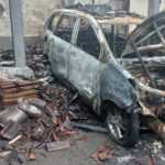 Warung dan Garase Terbakar Hanguskan Mobil dan Motor