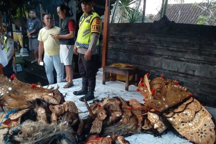 Merajan Warga Di Desa Sayan Hangus Terbakar 1