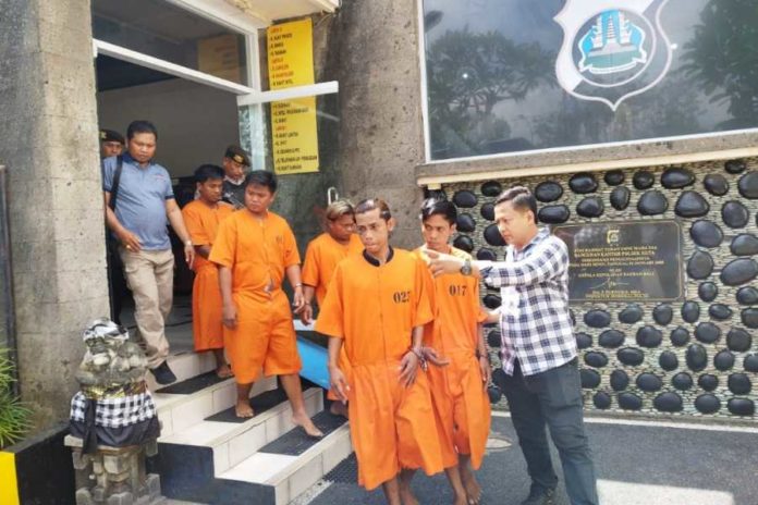 Toko Oleh Oleh Disatroni Maling, Kerugian Ratusan Juta 1