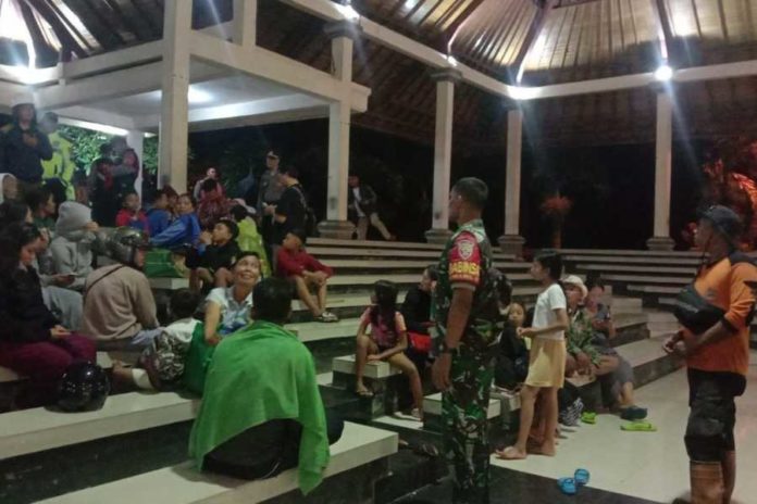 Tukad Unda Meluap, Puluhan Warga Mengungsi Di Balai Budaya 2