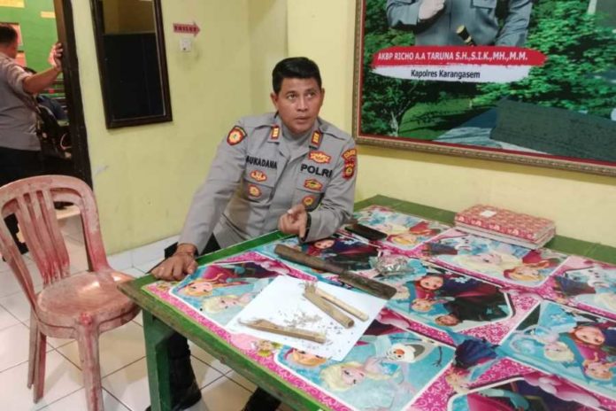 Ditanam Di Areal Pura Pasar Agung, Dua Benda Misterius Diamankan 1