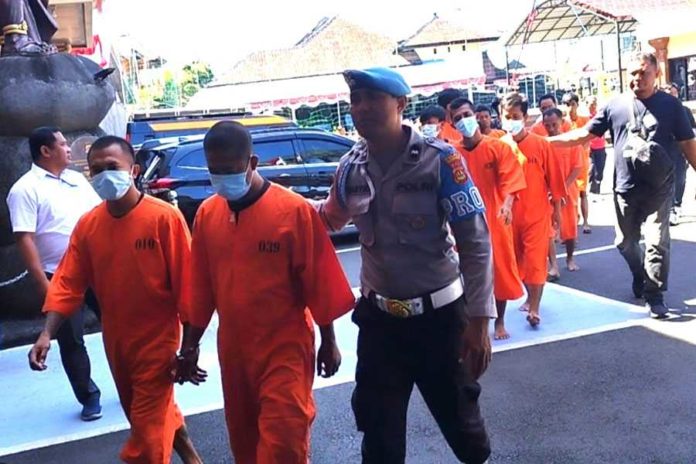 Patungan Pesta Narkoba, Digrebek Polisi 1