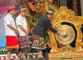 Wagub Cok Ace Buka Utsawa Dharma Gita Ke-31 Provinsi Bali Tahun 2023