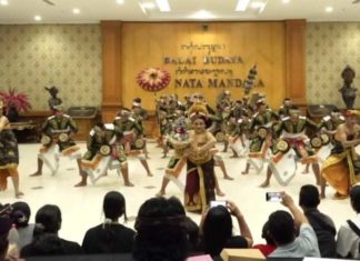 Enam Peserta Kelompok Remaja Meriahkan Lomba Baleganjur di Puspem Badung