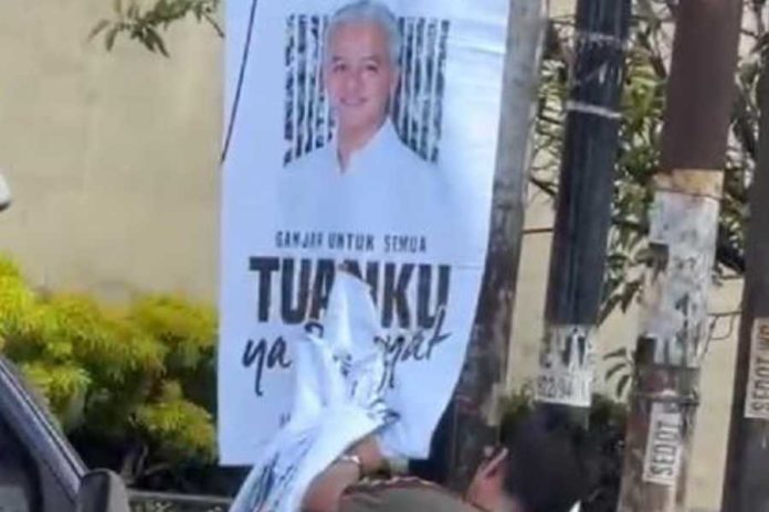 Pencopotan Baliho Capres Ganjar Kembali Terjadi 1
