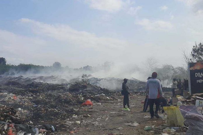 TPA Jungutbatu Terbakar Lagi, Pemadaman Terkendala Sumber Air 1