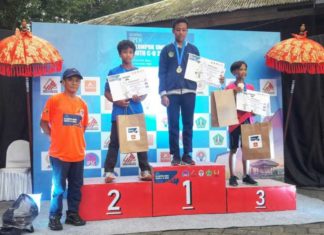 Atlet Panjat Tebing Putu Krisna Sabet Emas di Kejurnas