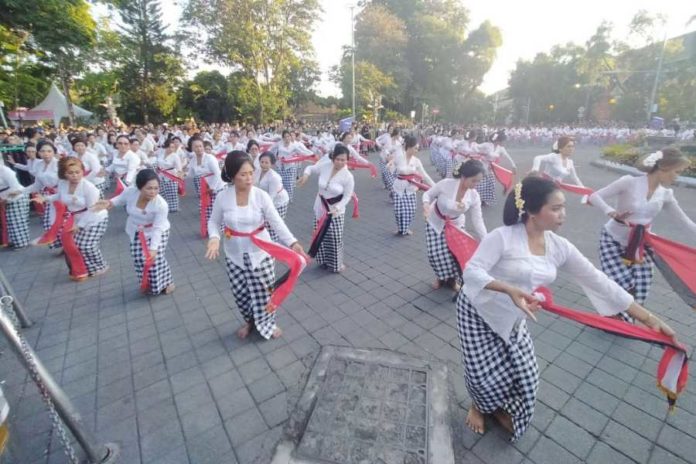 Rejang Napak Siti Buka Gelaran Denfest Ke 16 1
