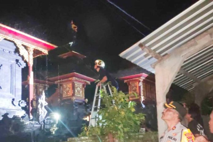 Percikan Kembang Api, Bakar Atap Pelinggih Dan Home Stay 1