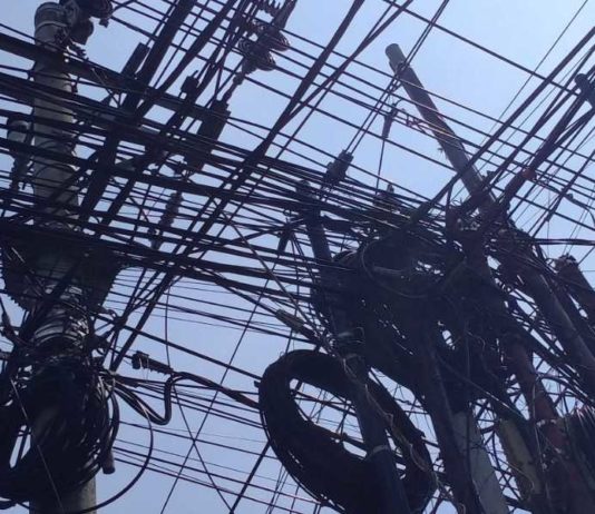 Ditarget Tuntas Tahun Ini, Penataan Kabel Semrawut di Pusat Kota Denpasar