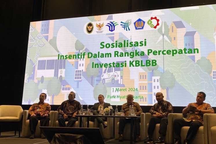 Tarik Investasi, Target TKDN Kendaraan Listrik Direvisi | BALIPOST.com