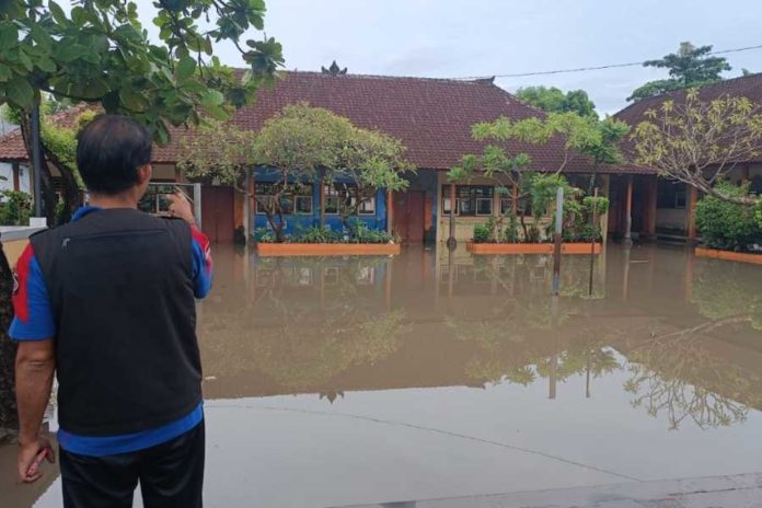 Hujan Guyur Denpasar, Sejumlah Sekolah Dan Rumah Terendam Banjir 1