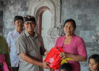 Cegah Potensi Stunting, Dinas Perikanan Badung Serahkan Paket Olahan Ikan di Desa Jagapati