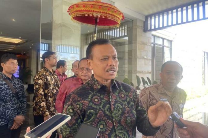 Usulan Sanksi Kurungan Pungutan Wisman Baru Wacana 1