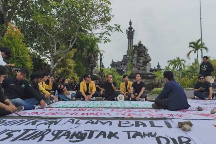 Datang Ke Diskusi Aliansi BEM Se Bali Dewata Dwipa, Koster Berikan Solusi Sejumlah Persoalan 1