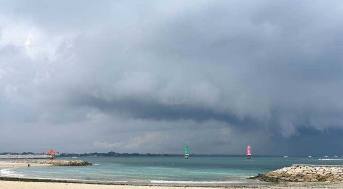 Sepekan ke Depan, Gelombang hingga 6 Meter Ancam Perairan Selatan Bali