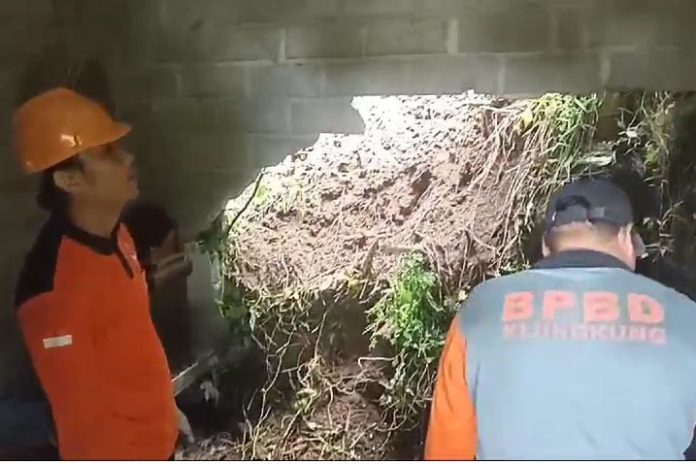 Longsor Terjang Rumah Warga Di Pundukdawa 1