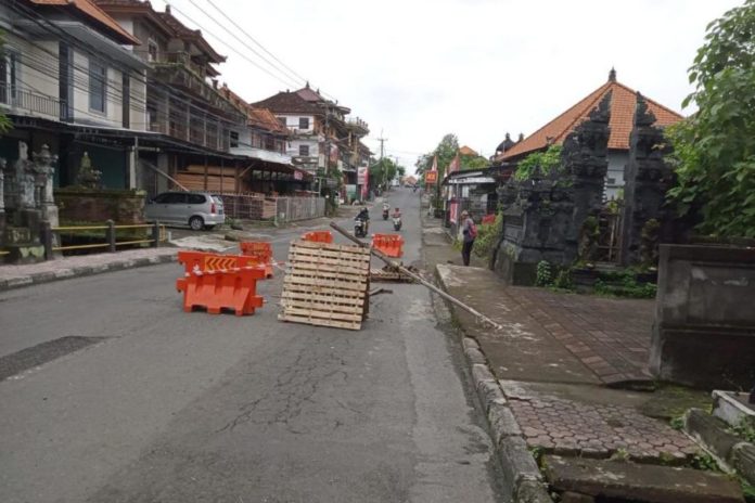 PUPR Badung Sebut Kontruksi Jalan Jebol Di Perang Lukluk Zaman Dulu 1