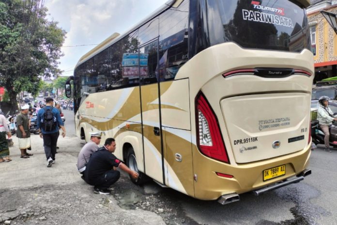 Nyalip Dari Kiri, Pemotor Tewas Lakalantas Di Jalan Kediri Tabanan 1