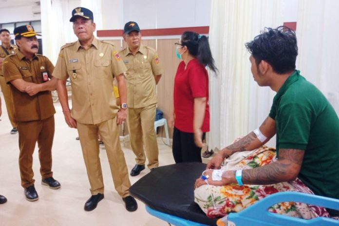 Sidak Pelayanan RSUD Karangasem, Bupati Parwata Minta Dokter Spesialis Maksimalkan Jam Tugas 1