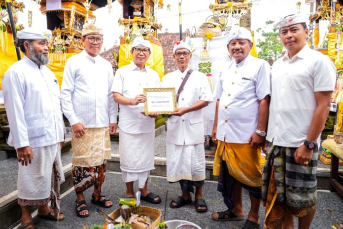 Bupati Badung Hadiri Pecaruan Dan Pemelaspasan Di Pura Dadia Tangkas Kori Agung Gulingan 1