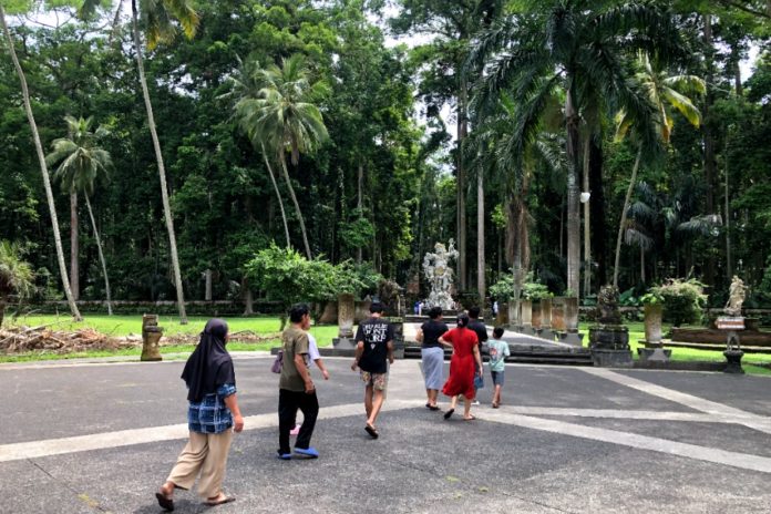 Kunjungan Wisatawan Ke Sangeh Ramai, Pedagang Belum Alami Peningkatan Penjualan 1