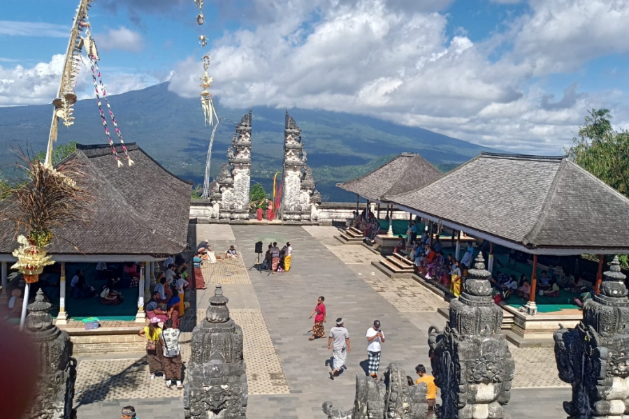 Puralima Pura Lempuyang Ditutup Lima Hari untuk Wisatawan | BALIPOST.com