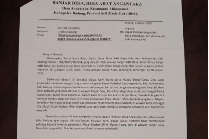 Warga Angantaka Tolak Pembangunan Toko Modern 1