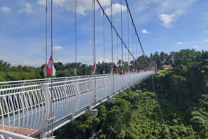 6 Fakta Unik Jembatan Kaca Bali, Buat Deg Degan Tapi Nagih! 1
