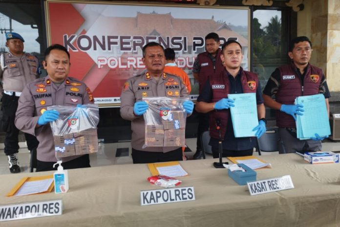 Diduga Korupsi, Ketua BUMDes Teranggana Sari Ditahan 1