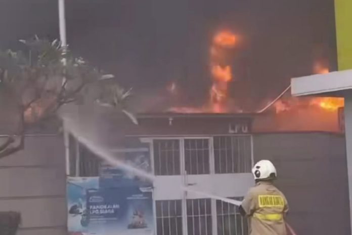 Gudang Pengolahan Daging Samping SPBU Terbakar 1