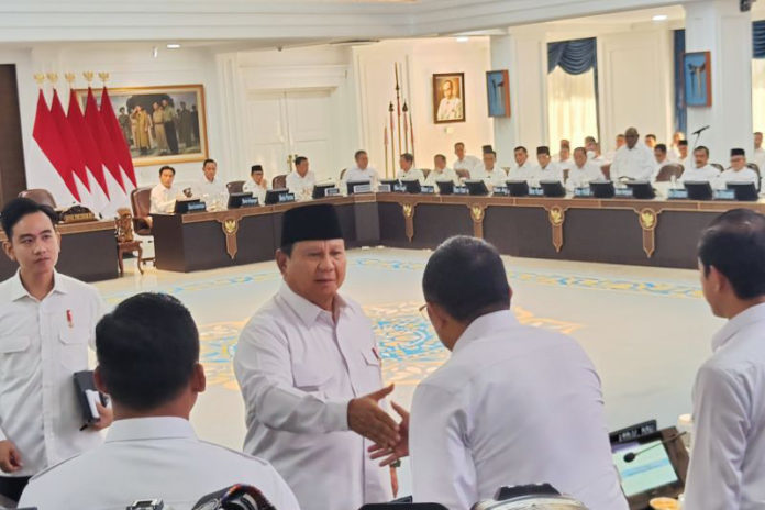 Hasan Nasbi Ikuti Sidang Kabinet Dipimpin Presiden Prabowo 1