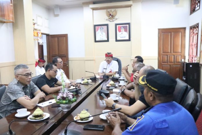 Intensitas Penyiraman Jadi Solusi Efektif Atasi Asap TPA Mandung 1