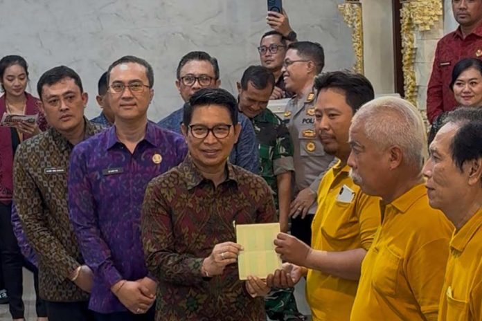 Jelang Waisak, Pemkab Badung Kembali Salurkan Bantuan Hari Raya Keagamaan 1