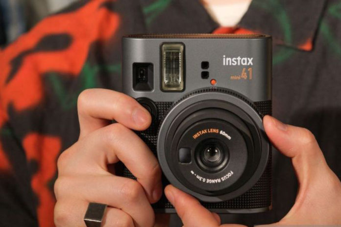 Kamera Analog Instax Mini 41 Resmi Diluncurkan Di Indonesia 1