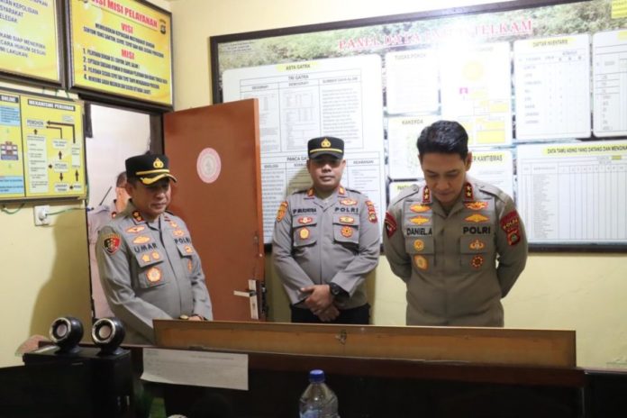 Kapolda Bali Bersama Kapolres Gianyar Cek Kesiapan Operasional Di Polsek Payangan 1
