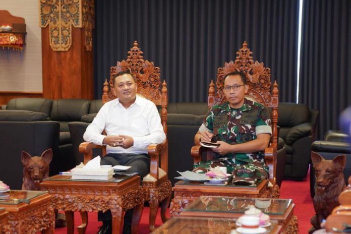 Kendalikan Hama Tikus, Bupati Mahayastra Gelar Rakor Dengan Pekaseh 1
