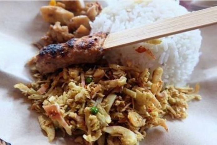 Lawar Lover Wajib Coba! 4 Warung Ini Sajikan Rasa Khas Yang Susah Ditandingi 1