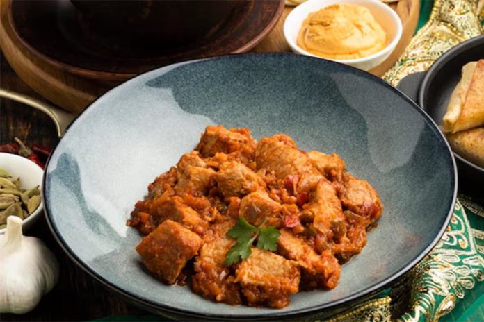 Ngidam Masakan Padang Saat Liburan Di Bali? 5 Rumah Makan Ini Sajikan Menu Khas Menggugah Selera 1