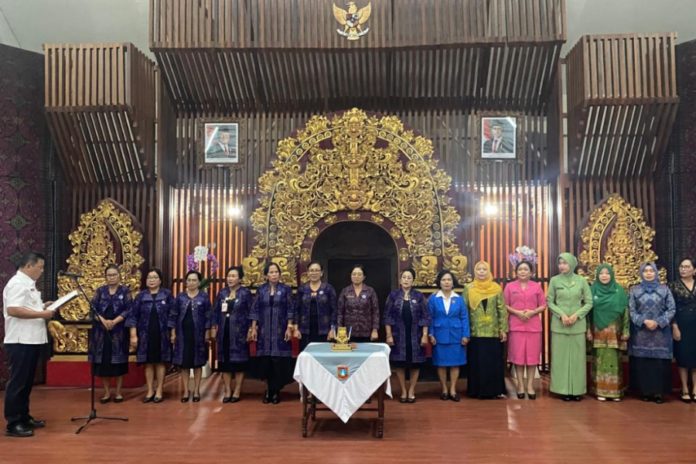 Ny. Anggreni Pandu Lagosa Nahkodai GOW Karangasem 1