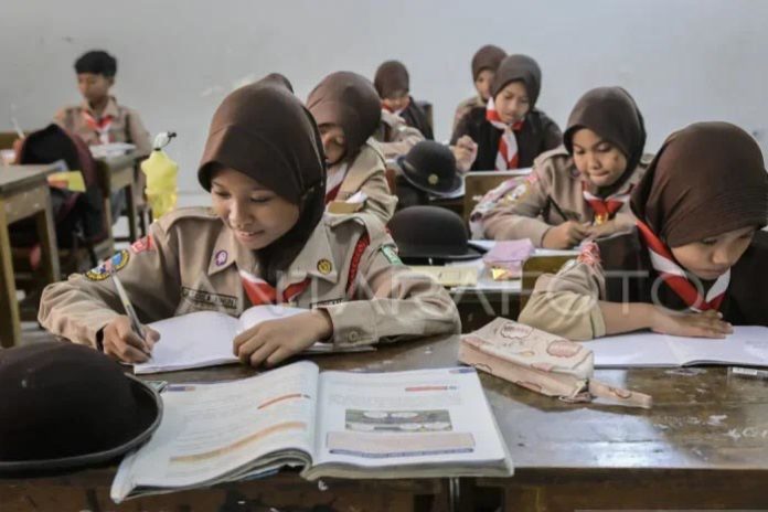 Putusan MK Soal Sekolah Gratis Didukung Amnesty Internasional Indonesia 1
