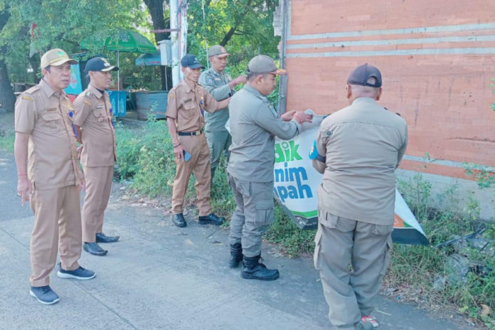 Reklame Bodong Di Gilimanuk Ditertibkan 1