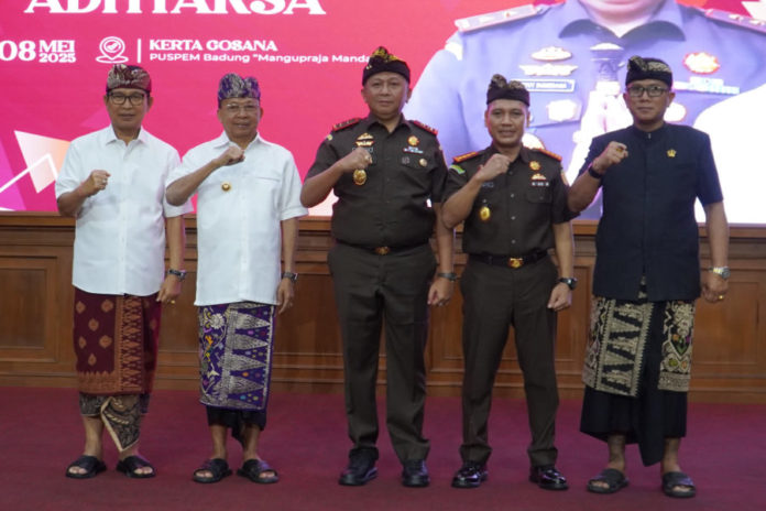 Satu Visi Ajegkan Bali, Gubernur Koster Apresiasi Bale Paruman Adhyaksa Untuk Tangkal Premanisme 1