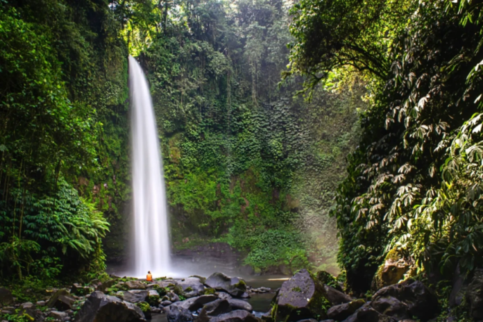 Air Terjun Nungnung, Rasakan Sensasi Turuni Ratusan Anak Tangga 1