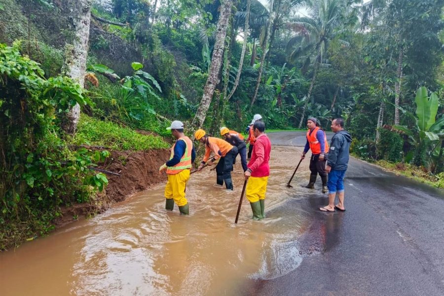 Antisipasi Dampak Cuaca Ekstrem, BPBD Siapkan Anggaran Sewa Alat Berat |  BALIPOST.com