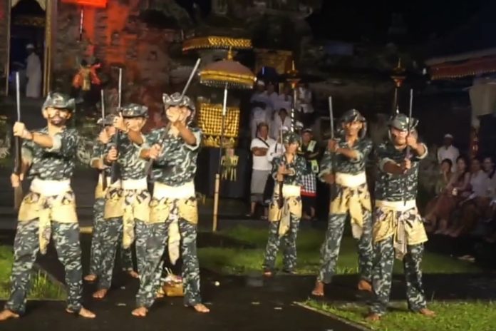 Baris Tentara Puri Ageng Nyalian, Hanya Ditarikan Lelaki Terpilih 1