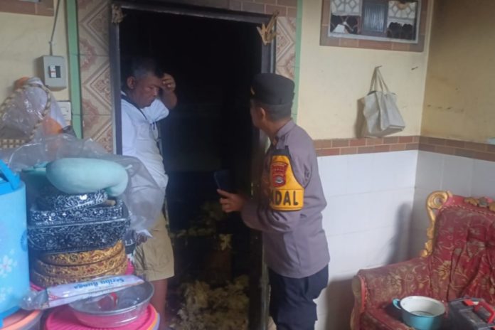 Baterai Meledak, Gudang Terbakar Di Sesetan 1