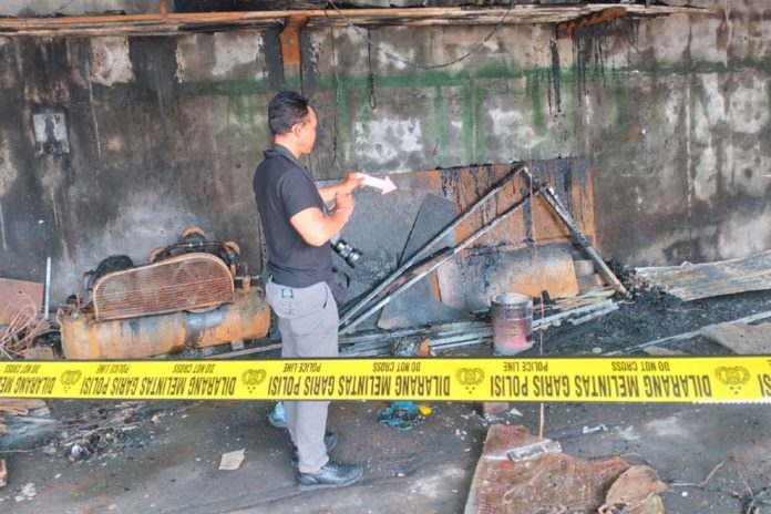 Bengkel Di Jalan Batanta Terbakar, Satu Orang Terluka 1